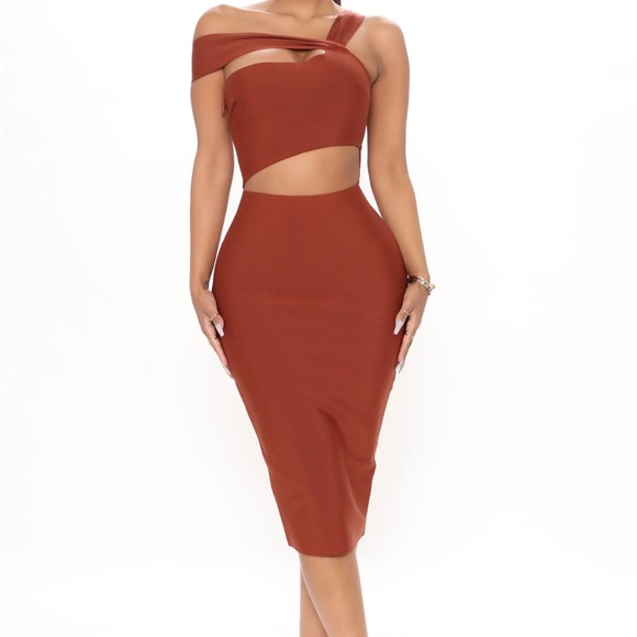 NWT Rust colored bandage dress - Picture 3 of 3